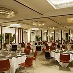 & Oceania L'univers 酒店 图尔