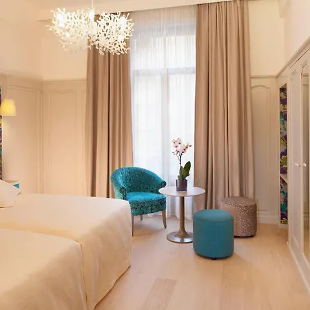 & Oceania L'univers Hotel