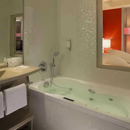 & Oceania L'univers Hotel