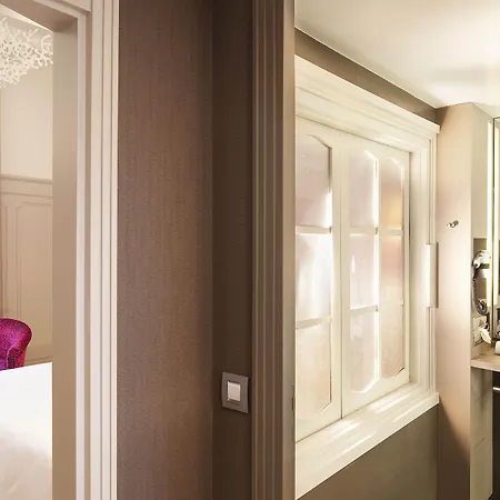 Hotel & Oceania L'univers 4*
