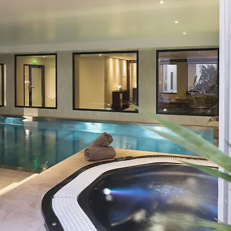 Hotel & Oceania L'univers 4*