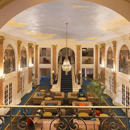 Hotel & Oceania L'univers 4*