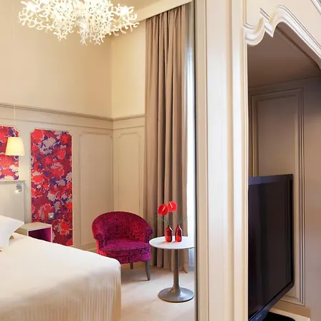 & Oceania L'univers Hotel Tours