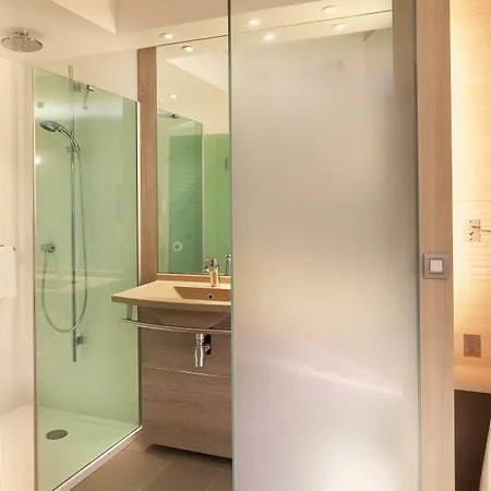 Hotel Hôtel&spa Oceania L'univers