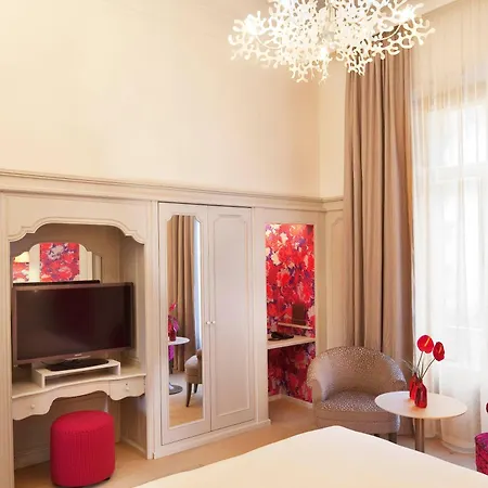 Hotel Hôtel&spa Oceania L'univers