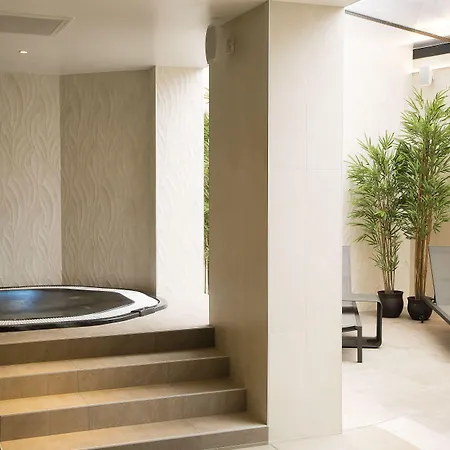 Hotel Hôtel&spa Oceania L'univers 4*