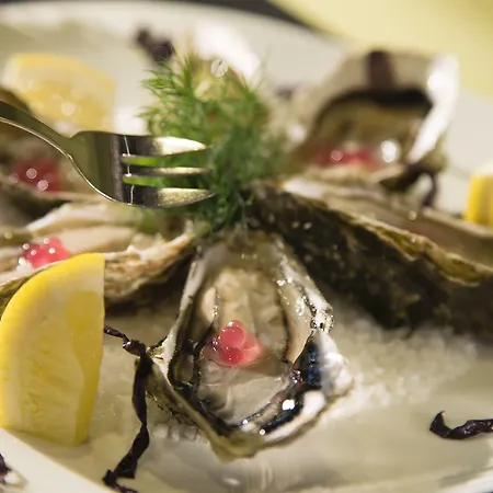 & Oceania L'univers Hotel Tours