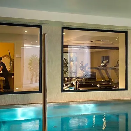& Oceania L'univers Hotel