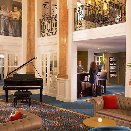 & Oceania L'univers Hotel