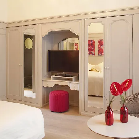 Hotel & Oceania L'univers 4*