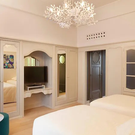 Hotel Hôtel&spa Oceania L'univers