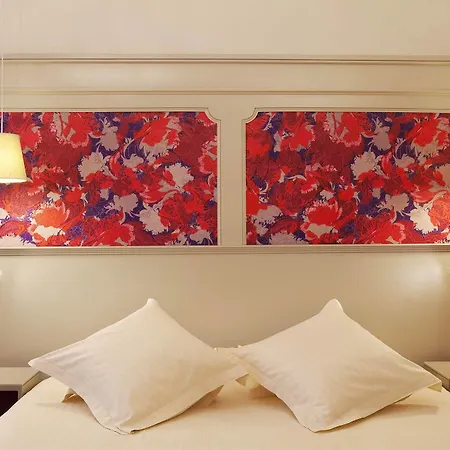 & Oceania L'univers Hotel Tours