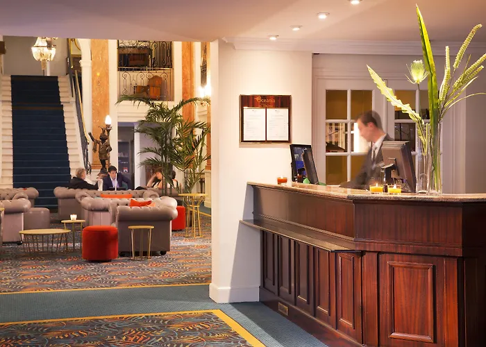 & Oceania L'univers 图尔