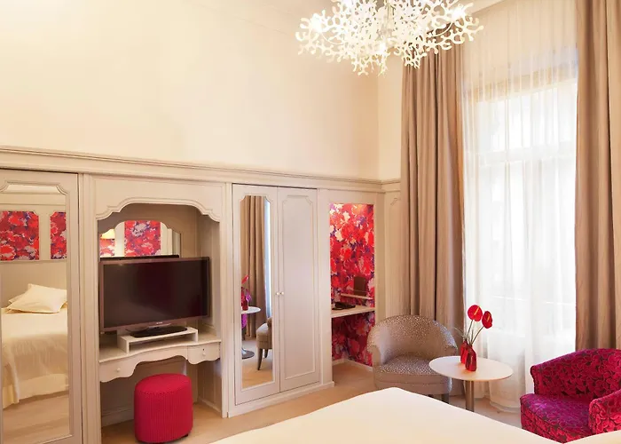 מלון & Oceania L'univers