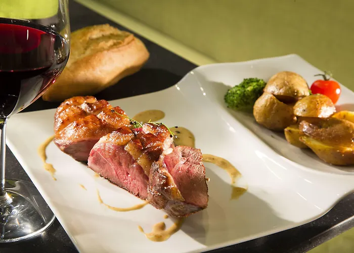 & Oceania L'univers 酒店 4*