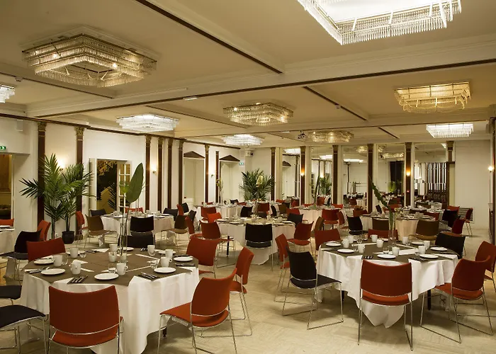 & Oceania L'univers Hotel Tours