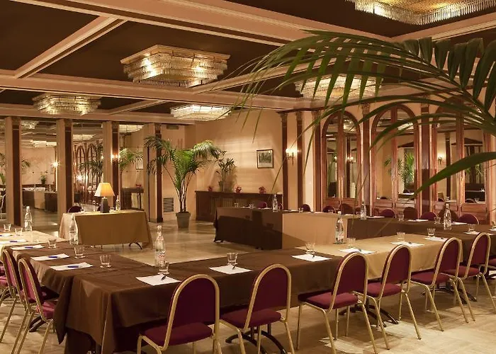 & Oceania L'univers 酒店 图尔