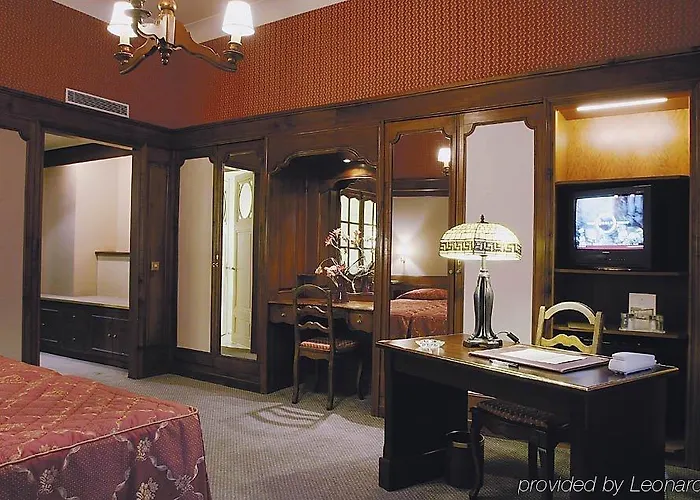 & Oceania L'univers 4* 图尔