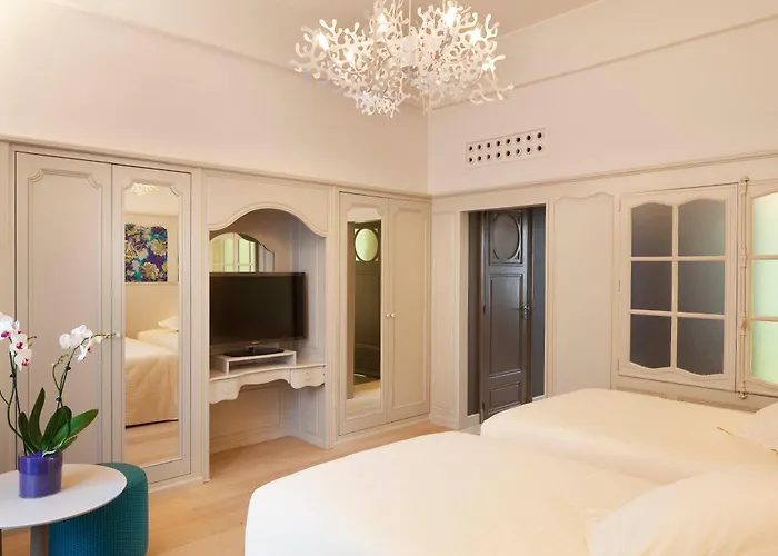 מלון & Oceania L'univers